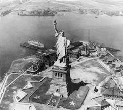 Statue of Liberty photo taken in 1917